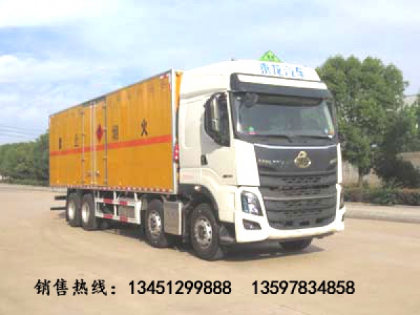 柳州東風(fēng)前四后八易燃液體廂式運輸車(國六)