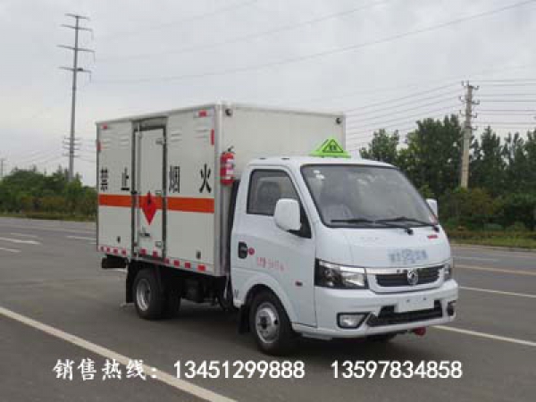 東風(fēng)途逸雜項危險物品廂式運(yùn)輸車(汽油國六)